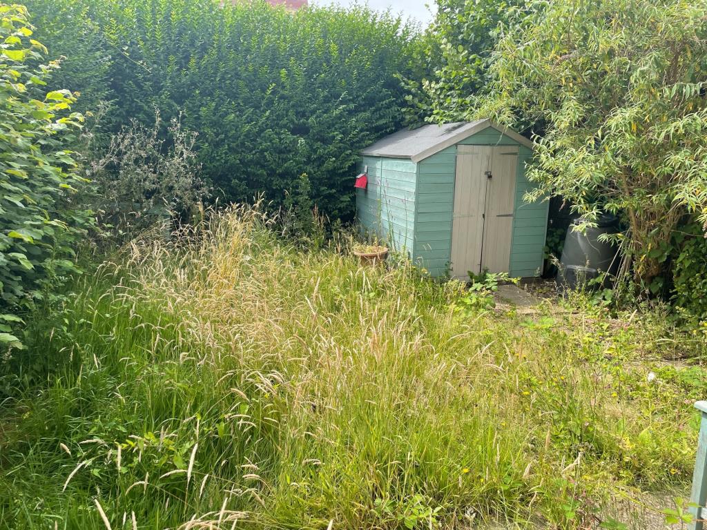 Lot: 28 - FREEHOLD DETACHED PREMISES -
